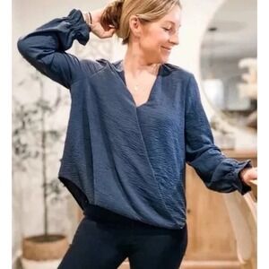 FRYE Wrap Blouse Top Women's 2X Plus Surplice Front Puff Sleeve Blue‎ Textured